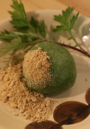 A picture of Easy Kusa-Mochi in the Microwave.