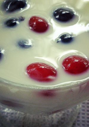 A picture of Jake's Yogurt n fruit dessert (4th of july spl).