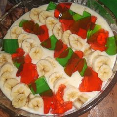 Delicious Banana Custard Trifle A picture of Delicious Banana Custard Trifle.