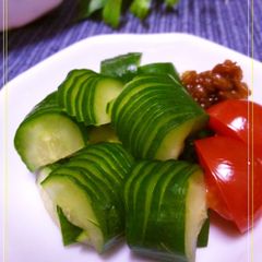 A picture of Cucumber Slicing Technique for a Lively Texture.