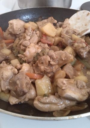 A picture of Stir fry chicken.