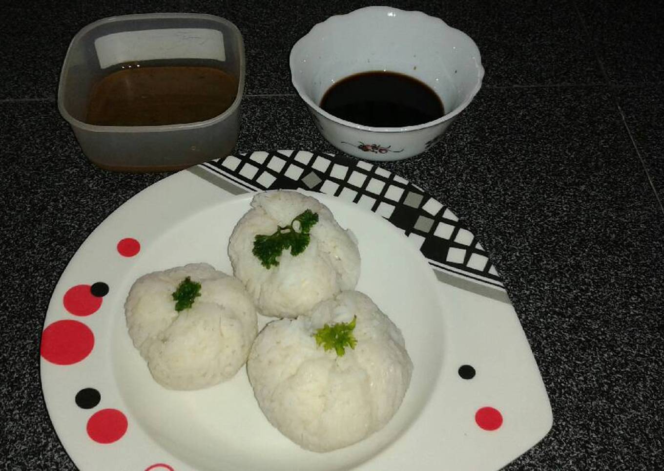 Bolas de arroz rellenas con carne molida