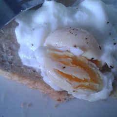A picture of Oeufs pochés.