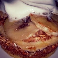 A picture of Apple Banana BOAT (Baked oatmeal).