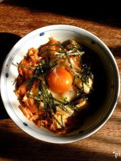 A picture of Sweet and Spicy Simmered Cabbage Rice Bowl.