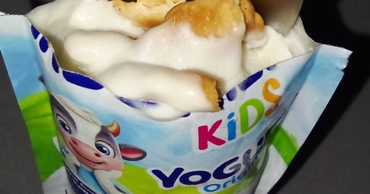 Es Yougurt Biskuit Kurma