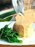 Flan cacio e pepe e spinaci croccanti