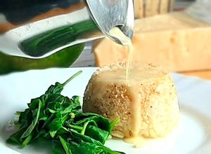 Foto di Flan cacio e pepe e spinaci croccanti