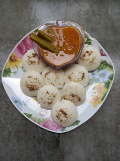 ઇડલી સંભાર (Idli sambhar Recipe in Gujarati) રેસીપી મુખ્ય ફોટો