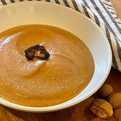A picture of Roasted Cauliflower & Nutmeg Soup 🥣.