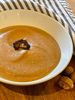 A picture of Roasted Cauliflower & Nutmeg Soup 🥣.