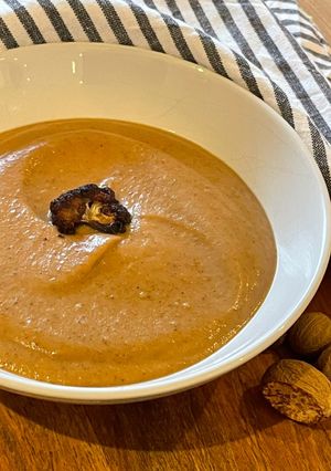 A picture of Roasted Cauliflower & Nutmeg Soup 🥣.