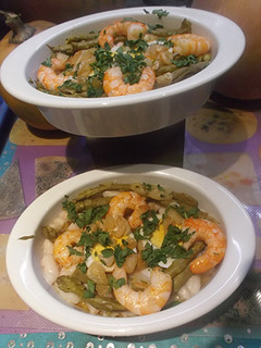 Una foto de Judías con espárragos y gambas