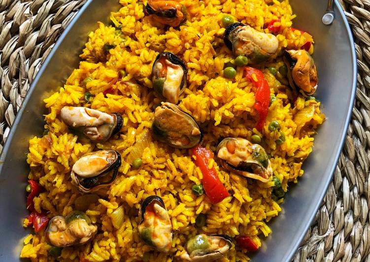 Recipe of Homemade Económico y rápido arroz de atún y mejillones en lata con Olla GM H