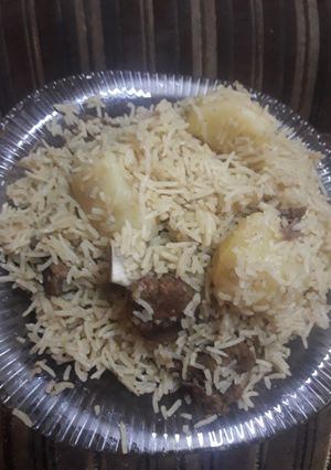 صورة لوصفة عيش باللحم والبطاطا