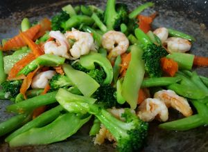 Hình của món Bông cải xanh xào tôm.