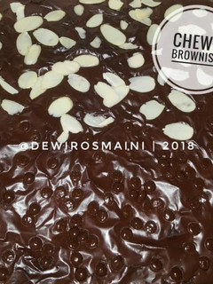 Foto resep CHEWY BROWNISH dan tips sukses shiny crust