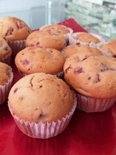 Una foto de Muffin de frutilla