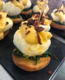 Huevos benedictinos con kale