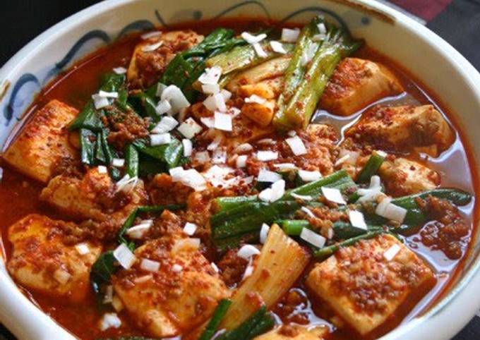 Korean &quot;Red Braised Tofu and Scallion.&quot; How Does Cheap, Delicious, and Fast Sound to You?