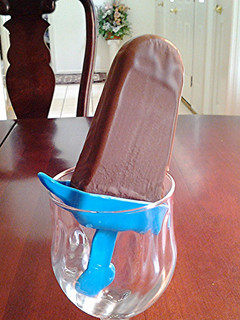 A picture of Frozen Fudge Bar Cooler Pops.