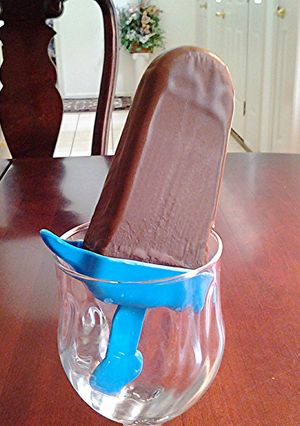 A picture of Frozen Fudge Bar Cooler Pops.
