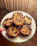 Galletas de almendras, coco y semillas con base de chocolate