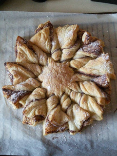 Una foto de Postre flor de hojaldre con Nutella