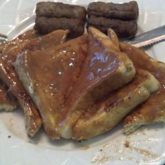 A picture of Banana fosters french toast.
