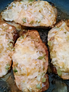 A picture of Cheesy Buffalo Style Pork Chops.