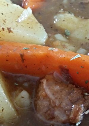 A picture of Easy crockpot beefstew.