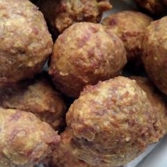 A picture of Fried Curry Beef Balls.