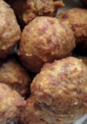A picture of Fried Curry Beef Balls.
