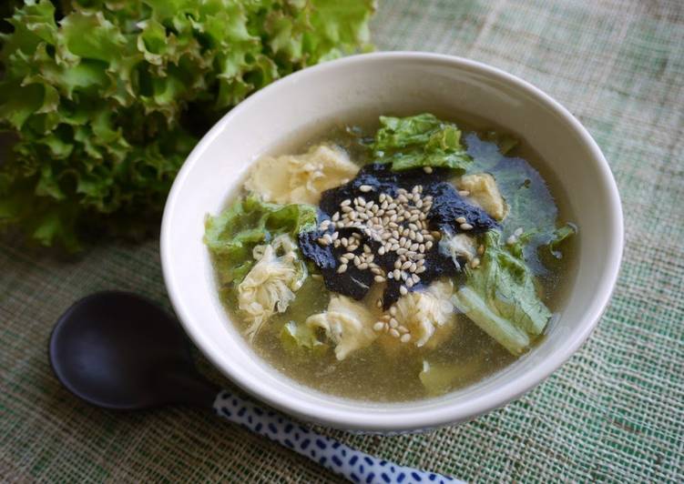 Easy Way to Cook Ultimate Chinese Soup with Lettuce and Egg in 5 Minutes