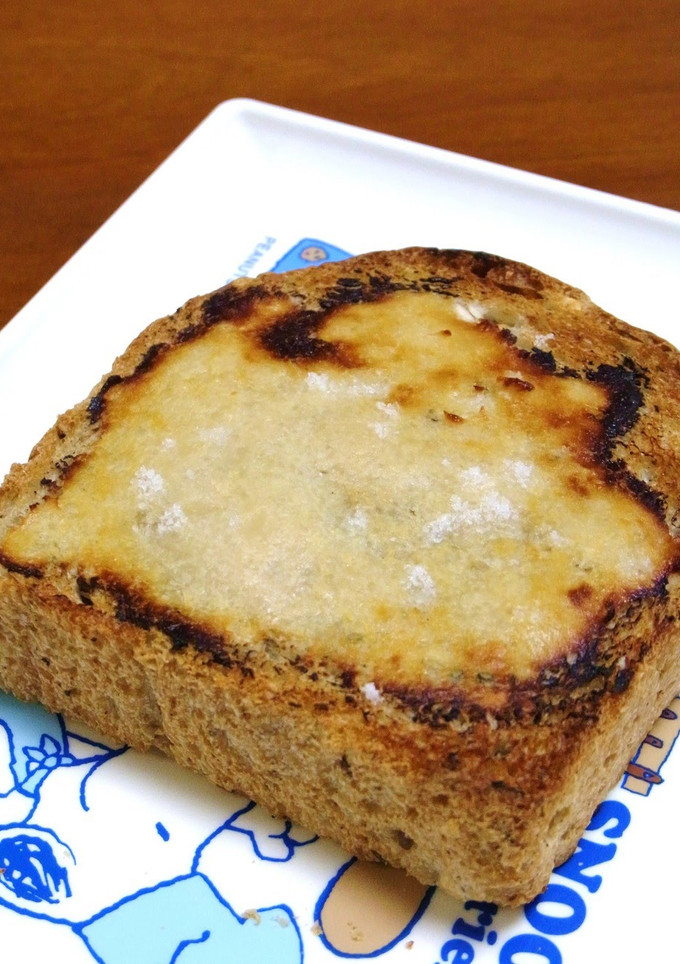 A picture of [Bread] I can't believe it's not cheese! Toast with Sake Lees.