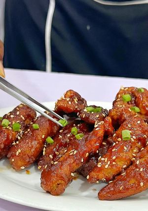 A picture of Crispy fried BBQ honey chicken.