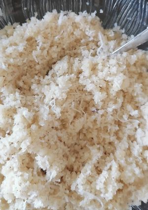 A picture of Sooji Puttu / Steamed Semolina.