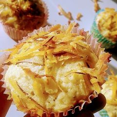 A picture of Coconut cupcakes.