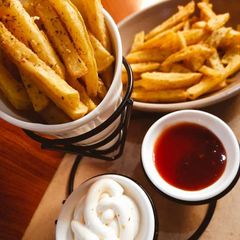 A picture of Mediterranean French Fries.