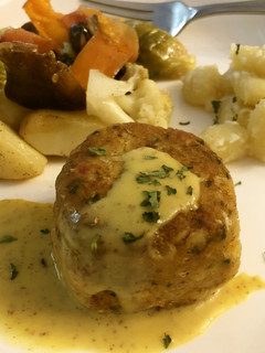 A picture of American Crab Cakes.