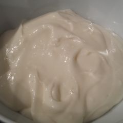 A picture of Cream cheese frosting.