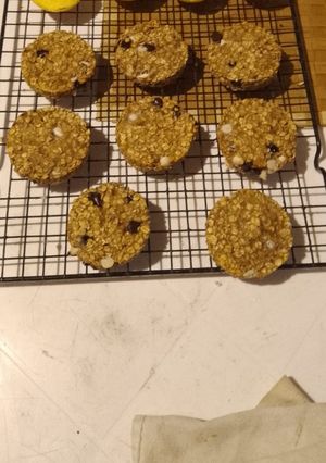 Una foto de Cookies de avena, banana y chips de chocolate