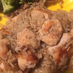 A picture of Garlic chicken and rice.