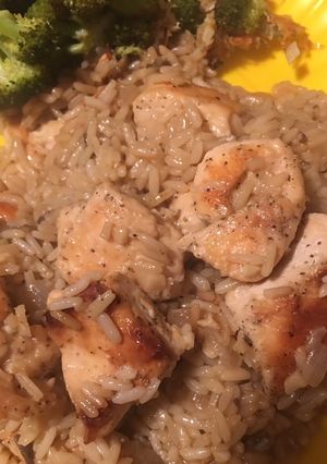 A picture of Garlic chicken and rice.