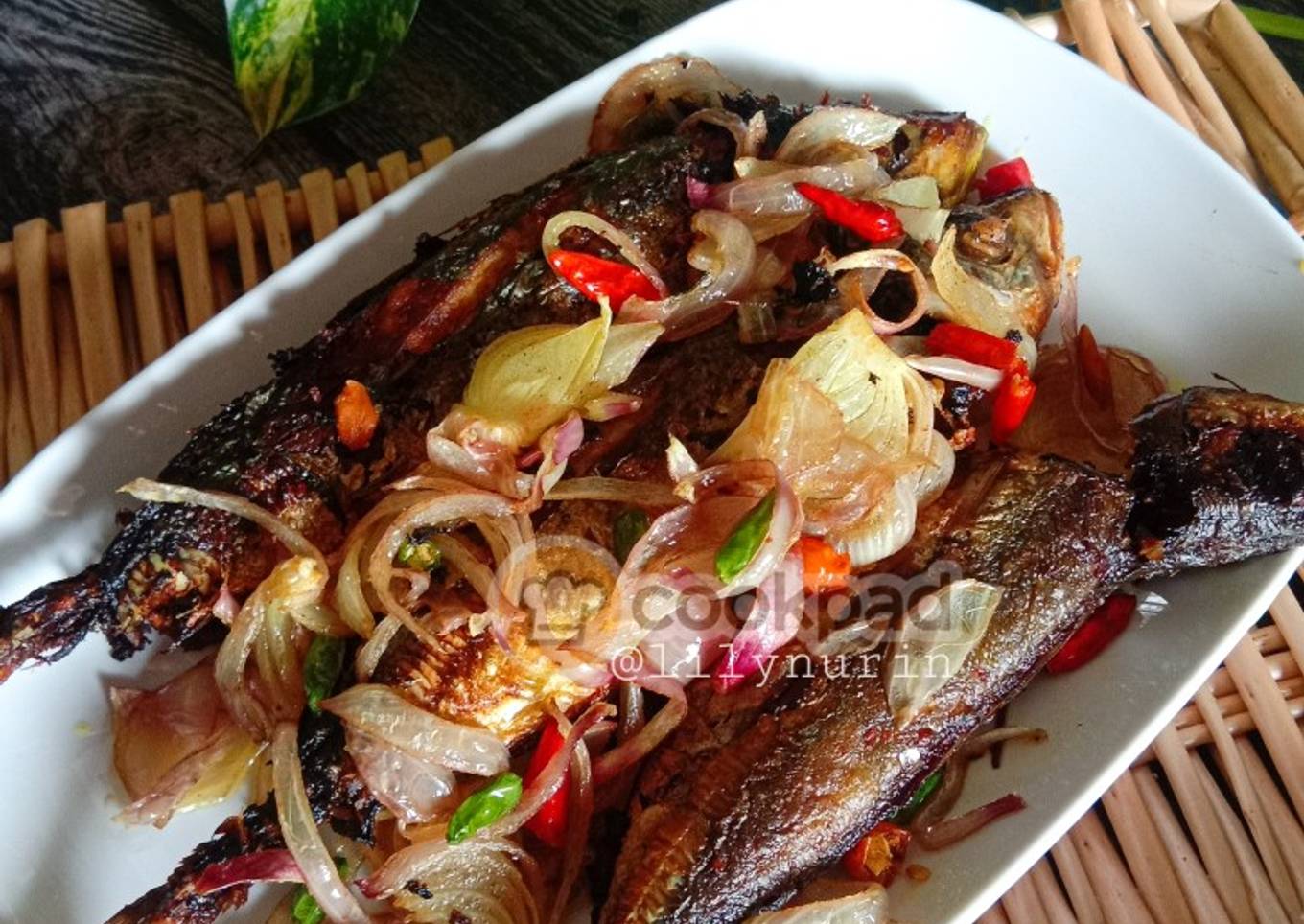 Ikan rebus dan goreng