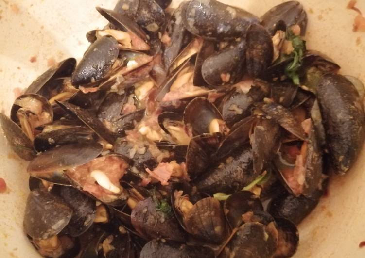 La façon simple de faire des recettes Moule à l&#39;armoricaine à la maison