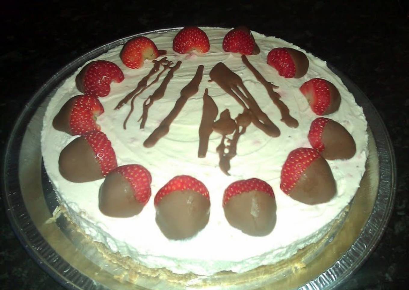 Non-bake Chocolate Dipped Strawberry Cheesecake