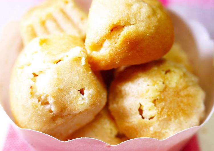 Recipe: Tasty Strawberry Milk Mini Cakes for Cherry Blossom Viewing