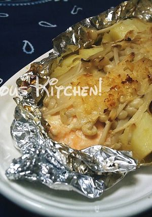 A picture of Baked Salmon, Mushrooms and Chunky Potatoes in Foil with Miso and Mayonnaise.