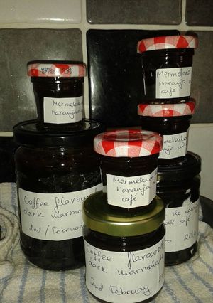 A picture of Coffee flavoured dark marmalade.